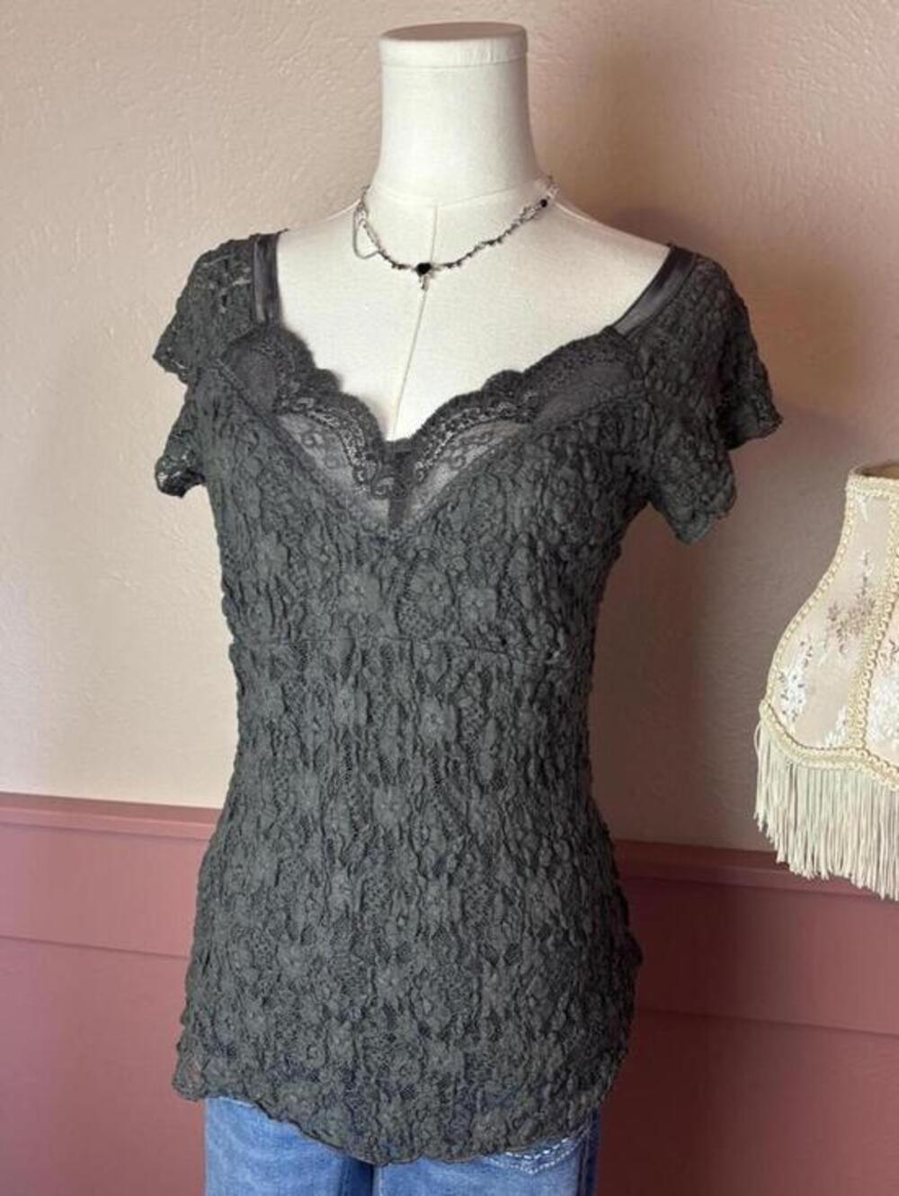 Cabi babydoll lace top grey sz large 2000s gyaru coquette floral